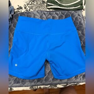 Like new lulu lemon athletic shorts size women’s 12
